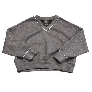 NWOT Abercrombie & Fitch YPB neoKNIT V-Neck Cropped Sweatshirt Medium Graige